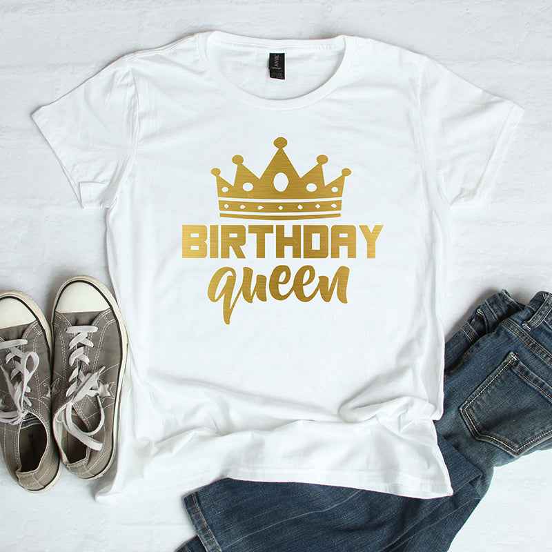 Women’s Queen Graphic Tee – Oversized Cotton T-Shirt for Casual or Birthday Party Look.