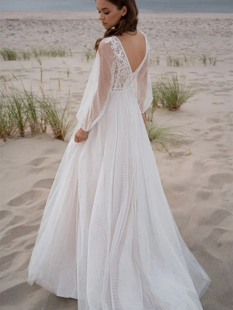 Beach Boho V-Neck Tulle Wedding Dress – Romantic, Dreamy & Effortless Bridal.