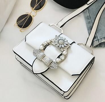Fashion Designer Diamond Lock Handbag – Elegant PU Leather Shoulder Bag for Women.