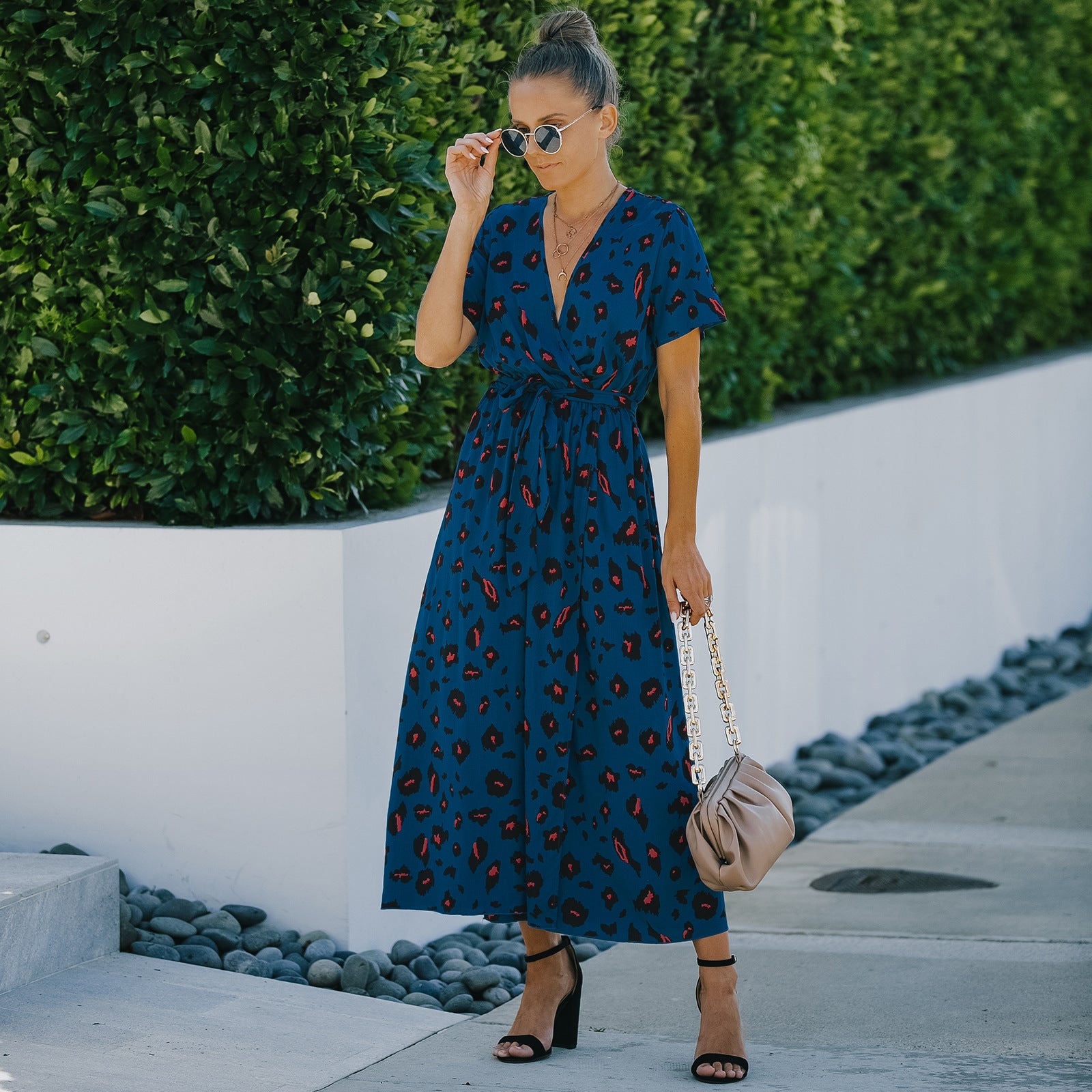 Women’s V-Neck Floral Maxi Dress – Elegant Boho Summer Beach & Party Outfit.