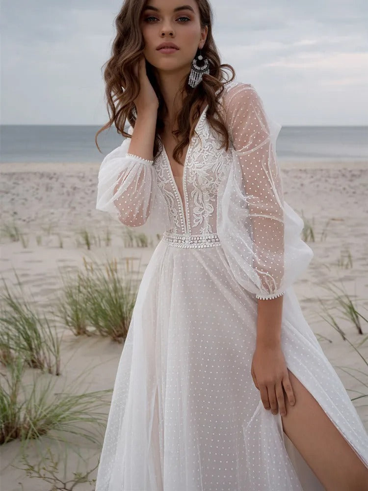 Beach Boho V-Neck Tulle Wedding Dress – Romantic, Dreamy & Effortless Bridal.