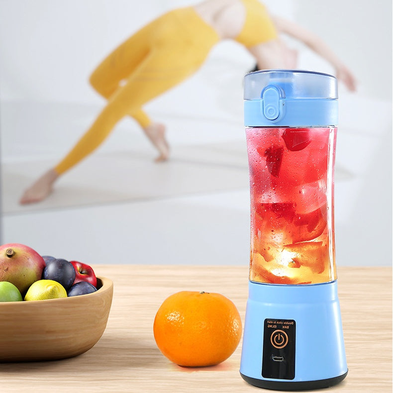 Portable Electric Fruit Juicer – USB Rechargeable Mini Smoothie Blender for Summer Drinks.