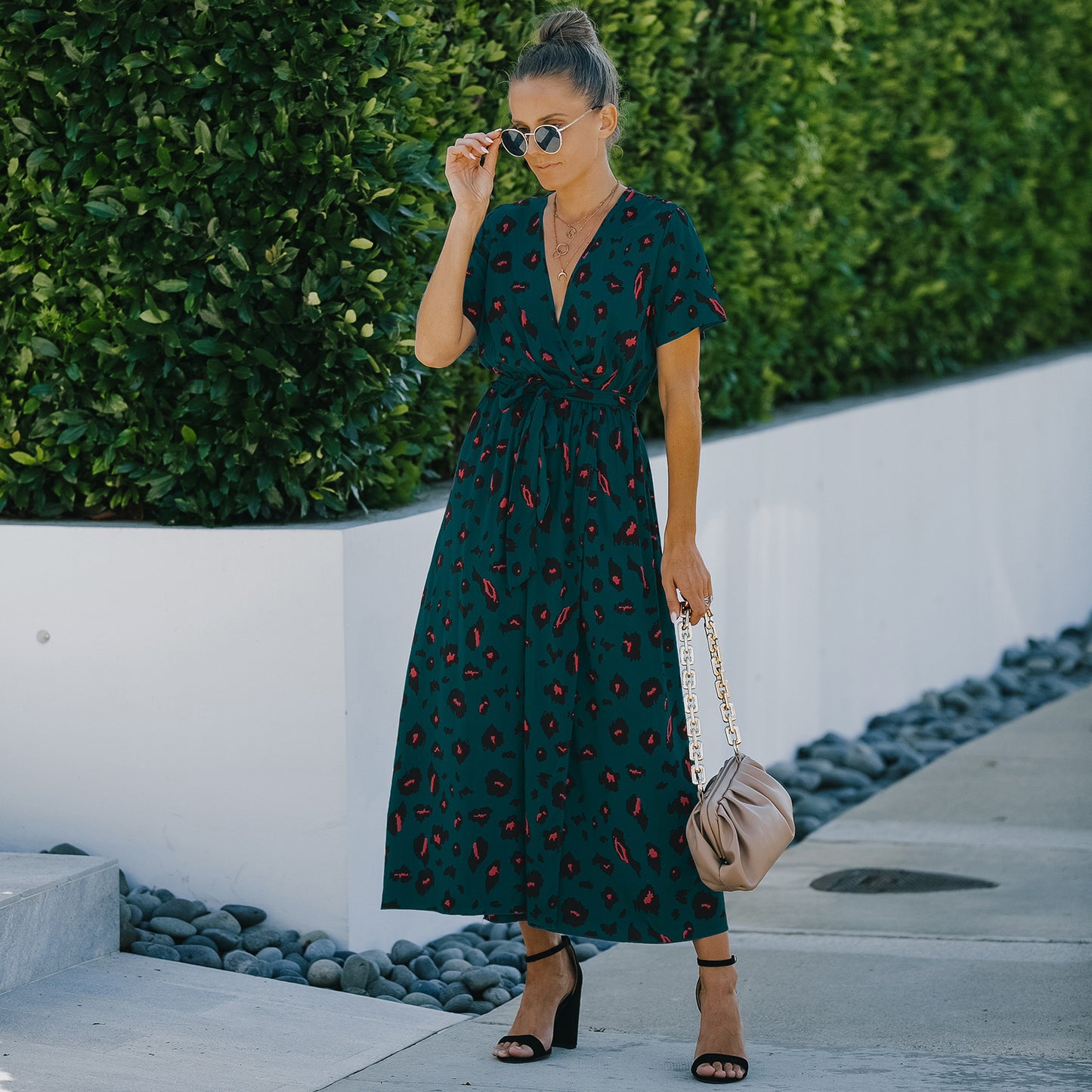 Women’s V-Neck Floral Maxi Dress – Elegant Boho Summer Beach & Party Outfit.