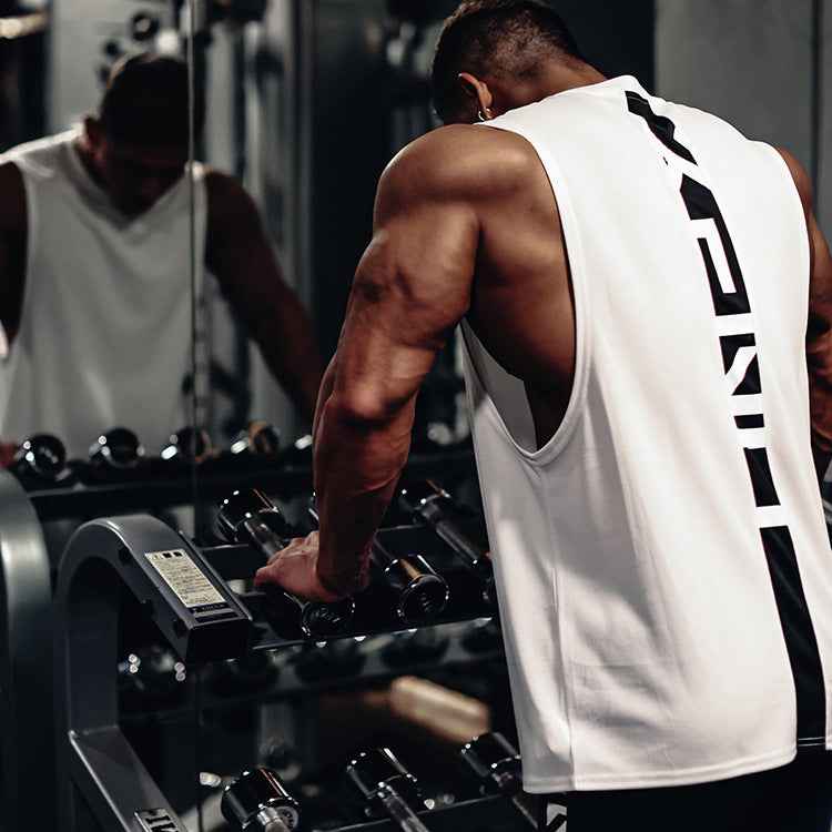 Men’s Quick-Dry Sleeveless Mesh Tank Top – Loose Fit Summer Sports Undershirt.